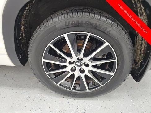 Used 2017 Toyota Highlander SE AWD/4WD image 10