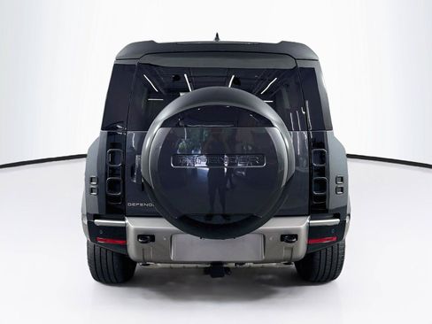 Used 2025 Land Rover Defender 110 X-Dynamic SE AWD/4WD image 12