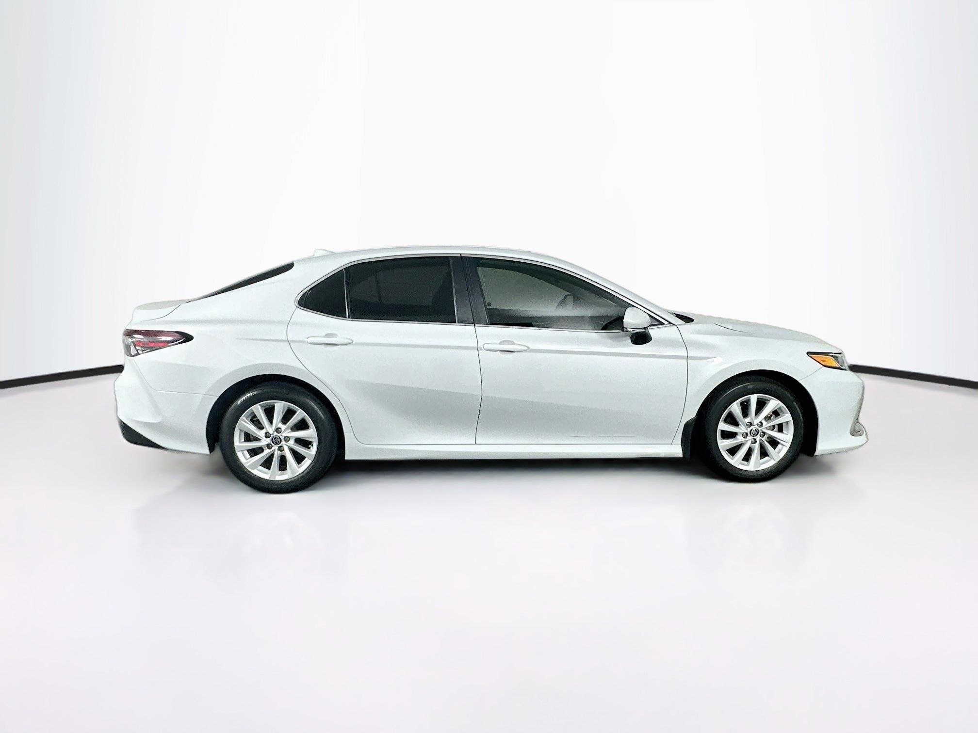 Used 2024 Toyota Camry LE w/ Convenience Package FWD image 10
