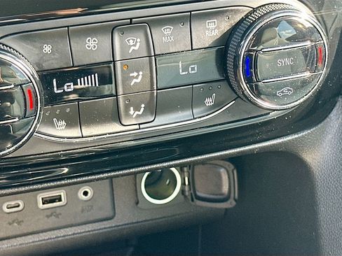 Used 2023 Buick Encore GX Select FWD image 19