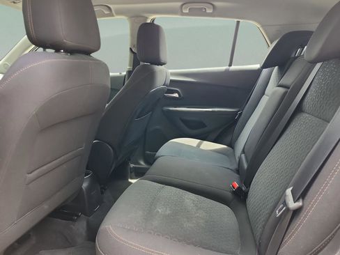 Used 2019 Chevrolet Trax LS FWD image 17