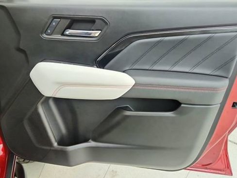 Used 2024 GMC Canyon AT4X w/ AT4X AEV Edition AWD/4WD image 25