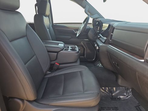 Used 2025 GMC Sierra 1500 SLT AWD/4WD image 10