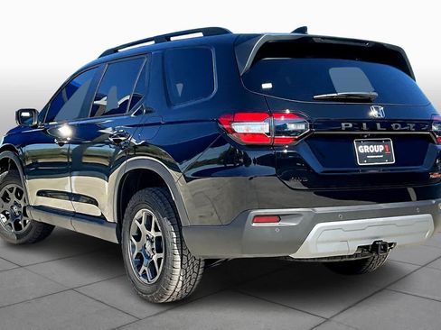 New 2025 Honda Pilot TrailSport image 11