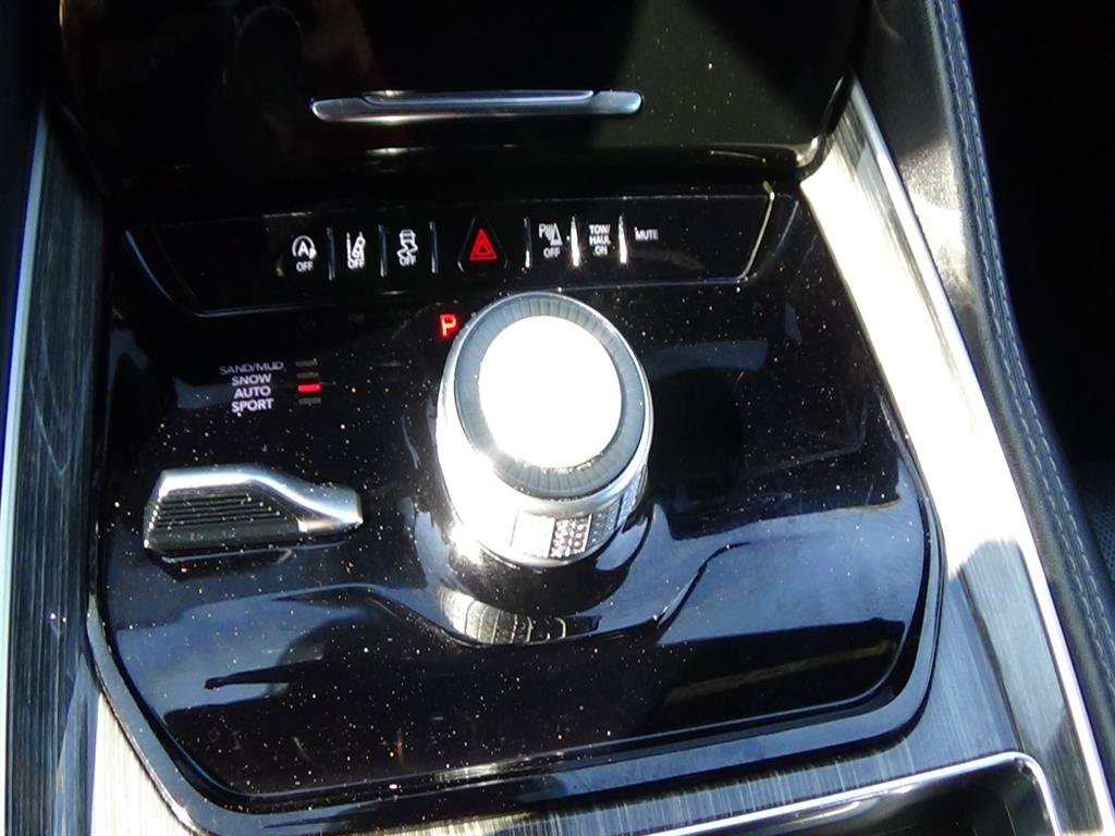 Certified 2022 Jeep Wagoneer Series II AWD/4WD image 34