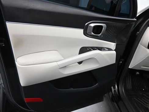 Used 2023 Kia Sorento S w/ Panoramic Sunroof Package FWD image 6