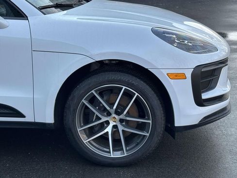 Certified 2025 Porsche Macan AWD/4WD image 9