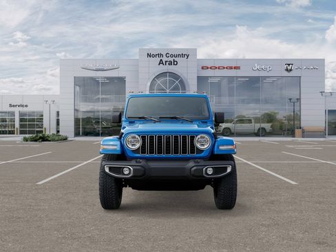 Used 2025 Jeep Wrangler Unlimited Sahara w/ Safety Group AWD/4WD image 6