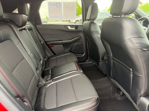Used 2025 Ford Escape ST-Line Select w/ Tech Pack #1 AWD/4WD image 32