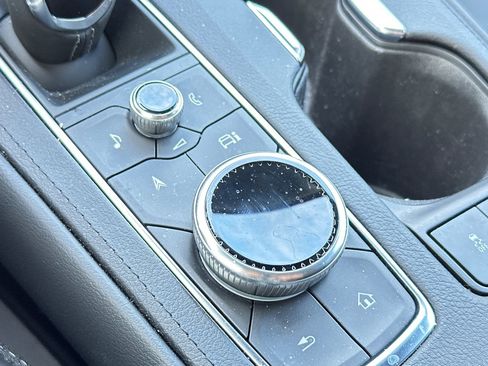 Used 2024 Cadillac XT4 Premium Luxury image 29