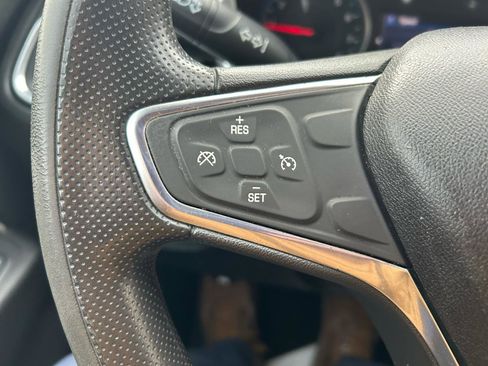 Used 2019 Chevrolet Equinox LT image 18