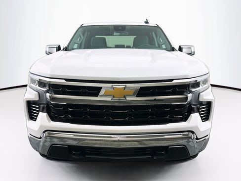 Used 2024 Chevrolet Silverado 1500 LT AWD/4WD image 2