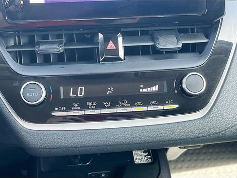 Used 2025 Toyota Corolla LE w/ LE Premium Package FWD image 15