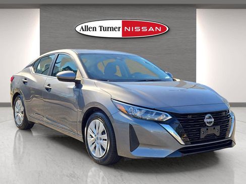 Used 2024 Nissan Sentra S image 1