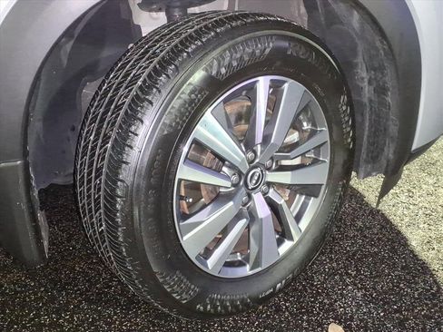 Certified 2024 Nissan Pathfinder SL image 8