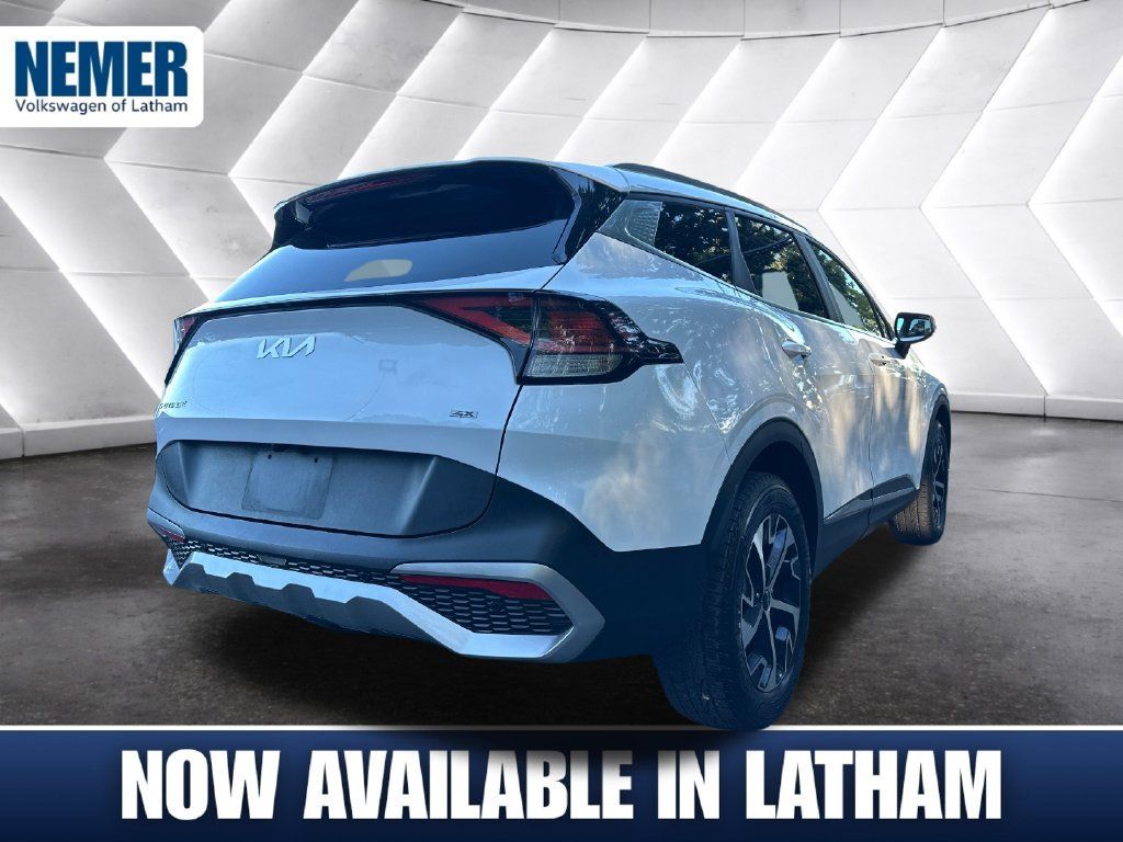 Used 2023 Kia Sportage EX AWD/4WD image 4