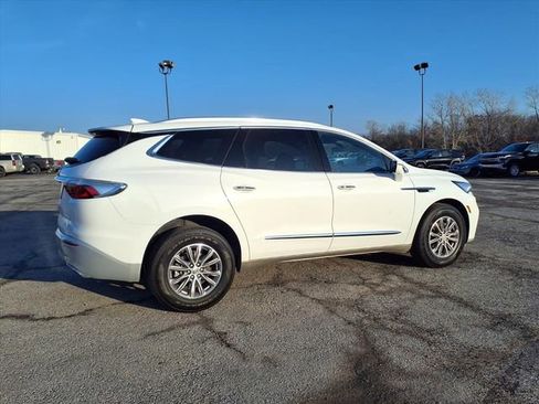 Used 2024 Buick Enclave Premium image 15