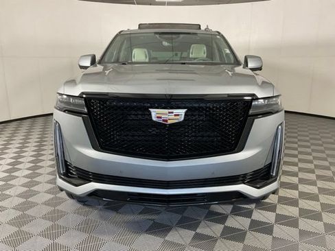 Used 2024 Cadillac Escalade ESV Sport Platinum AWD/4WD image 2
