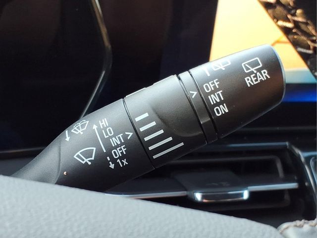 Used 2025 Chevrolet TrailBlazer ACTIV FWD image 29