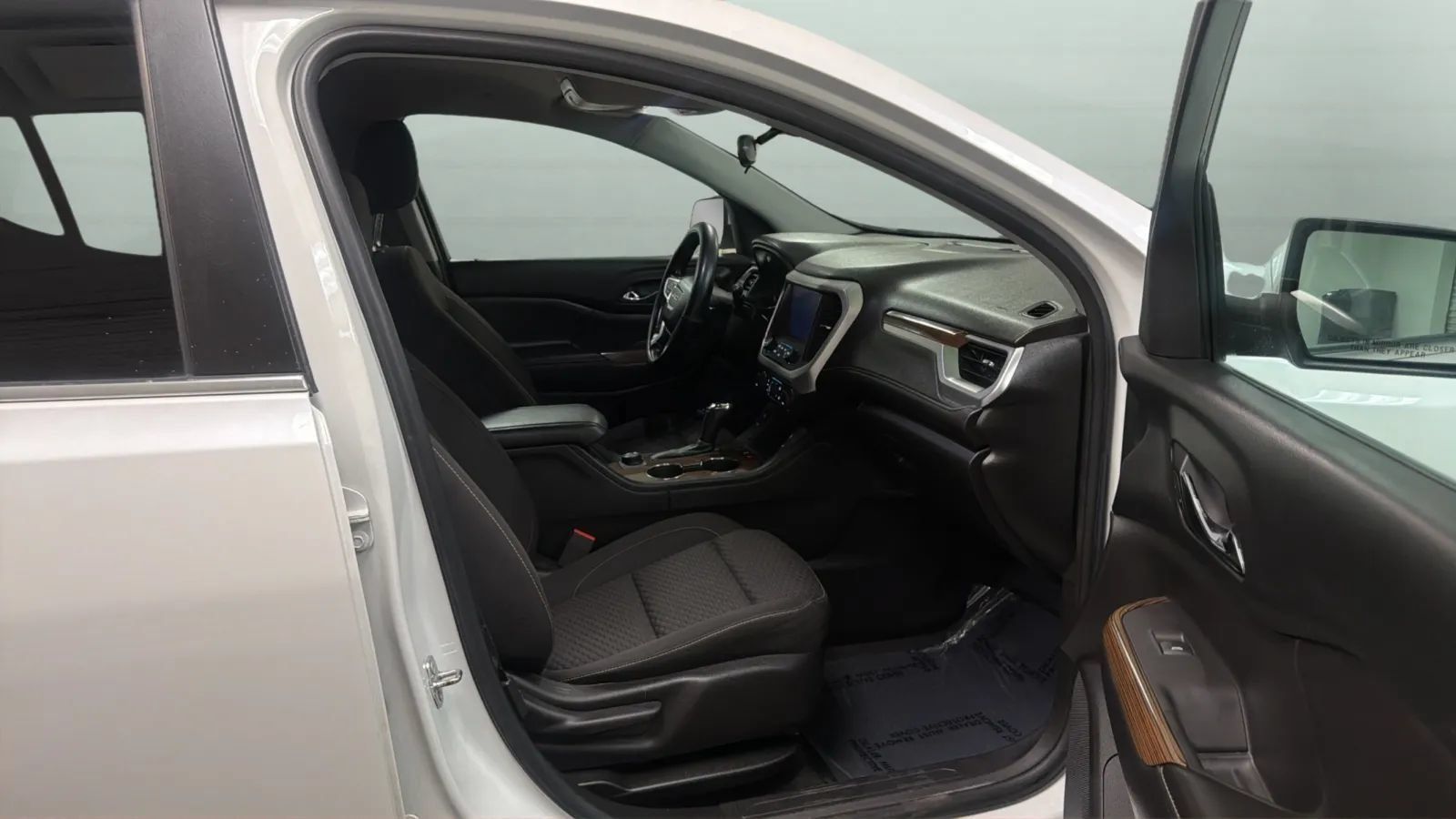 Used 2018 GMC Acadia SLE w/ LPO, Cargo Package FWD image 22