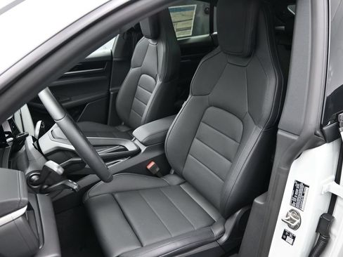 New 2026 Porsche Macan 4 Electric AWD/4WD image 6