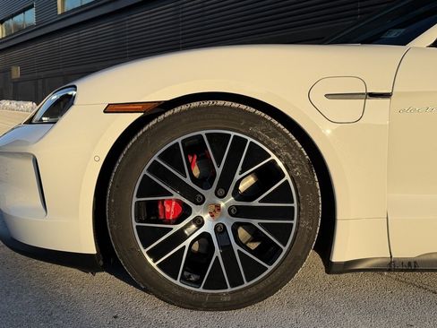 Certified 2025 Porsche Taycan 4S image 14