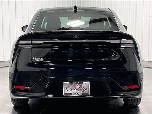 Used 2023 Toyota Prius Prime Premium w/ Advanced Technology Package image 4