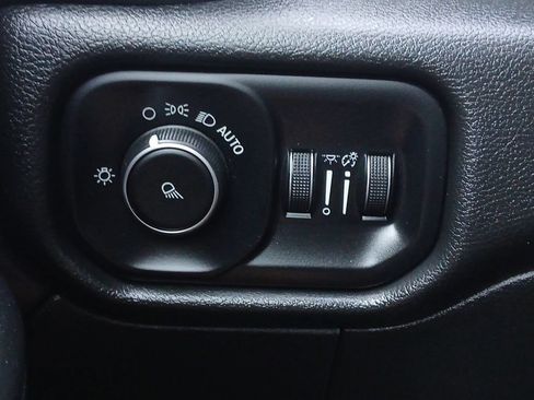 Used 2019 RAM 2500 Tradesman RWD image 12