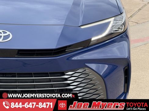 Used 2025 Toyota Camry XSE image 4