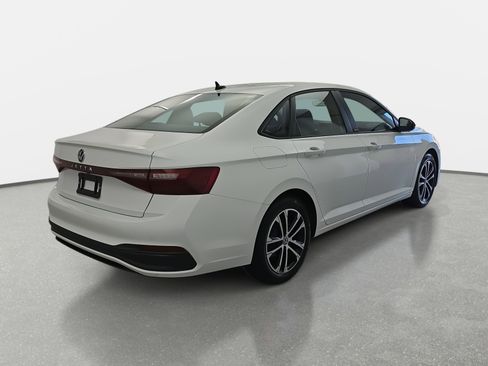 Certified 2025 Volkswagen Jetta Sport image 3