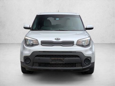 Used 2017 Kia Soul Base image 2