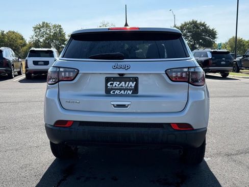 Used 2025 Jeep Compass Sport AWD/4WD image 6