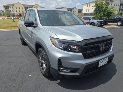 Used 2026 Honda Ridgeline Sport image 3