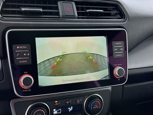 Used 2025 Nissan Leaf S image 21