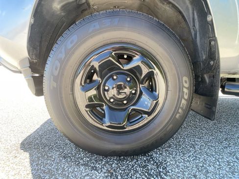 Used 2021 Toyota Tacoma SR w/ SR Convenience Package RWD image 11