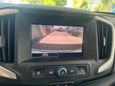 Used 2024 GMC Terrain SLE FWD image 23