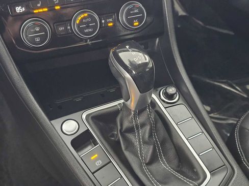 Used 2022 Volkswagen Jetta SE image 30