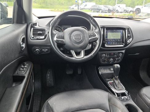 Used 2018 Jeep Compass Limited w/ Navigation Group FWD image 17