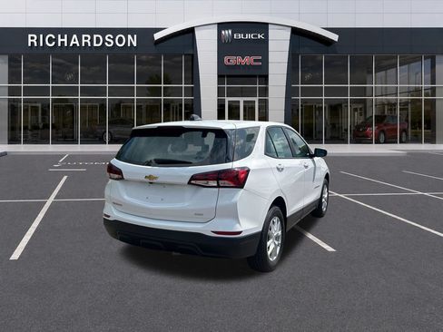 Used 2024 Chevrolet Equinox LS AWD/4WD image 5
