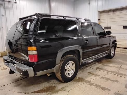 Used 2004 Chevrolet Suburban Z71 w/ Preferred Equipment Group AWD/4WD image 3