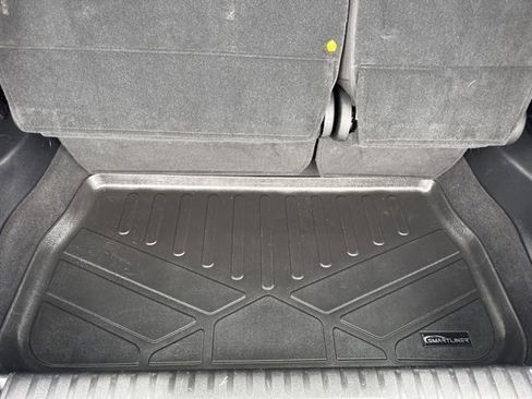 Used 2022 Chrysler Pacifica Limited w/ Uconnect Theater Family Group image 4