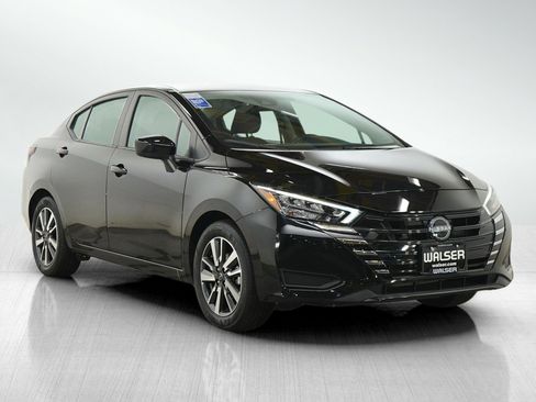 Used 2025 Nissan Versa SV FWD image 7
