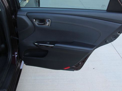 Used 2016 Toyota Avalon XLE Premium FWD image 30