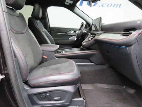 Used 2025 Ford Explorer ST image 28