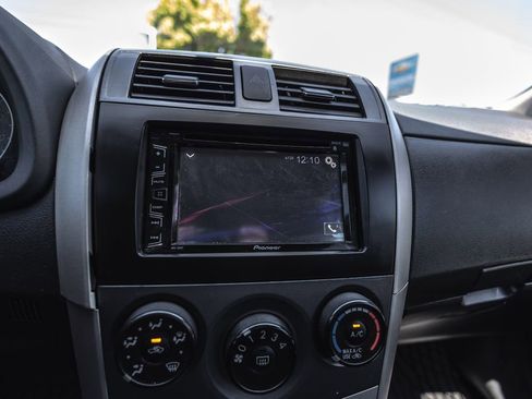 Used 2010 Toyota Corolla LE FWD image 12