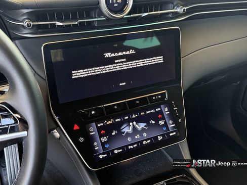 Used 2023 Maserati Grecale Modena AWD/4WD image 19