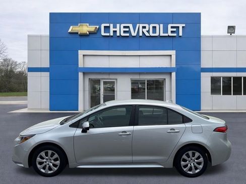 Used 2024 Toyota Corolla LE FWD image 4