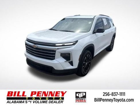 Used 2026 Chevrolet Traverse LT w/ Sun and Wheel Package FWD image 1