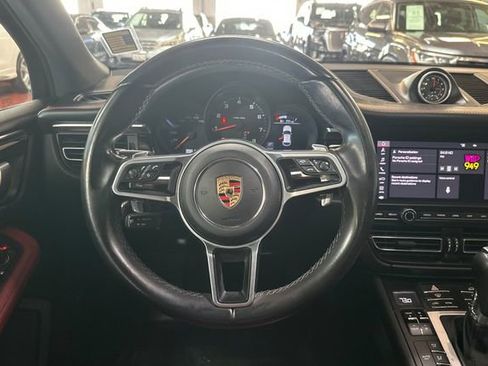 Used 2021 Porsche Macan image 17
