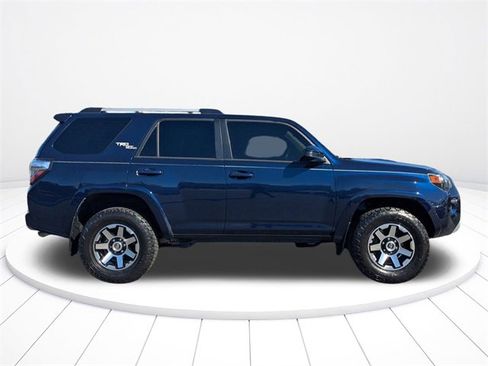 Used 2018 Toyota 4Runner TRD Off-Road image 11